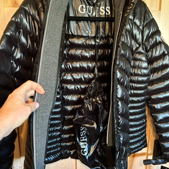 New Guess Packable Puffer Jacket Removable Hood  Stuff Sack M Black 22LMP719 - Picture 14 of 16